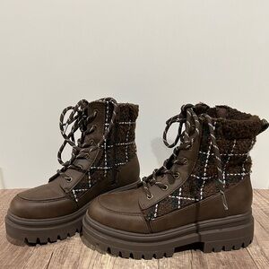Rocket Dog Brown Plaid Lace Up Boots